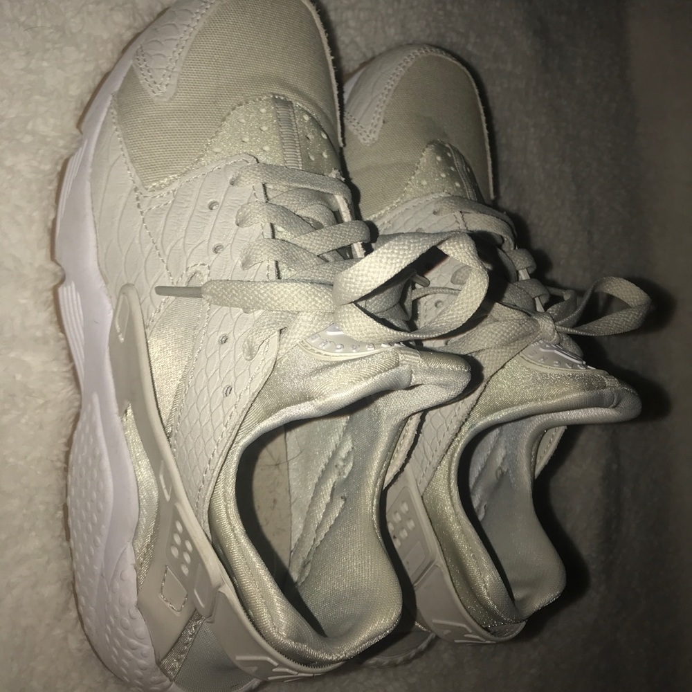 women’s nike huaraches